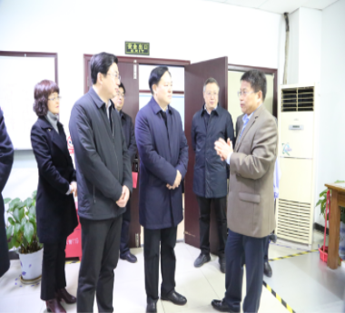 常州市市長(zhǎng)陳金虎一行調(diào)研宏微科技